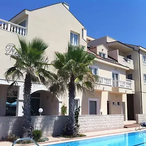 Отель Kastel ****